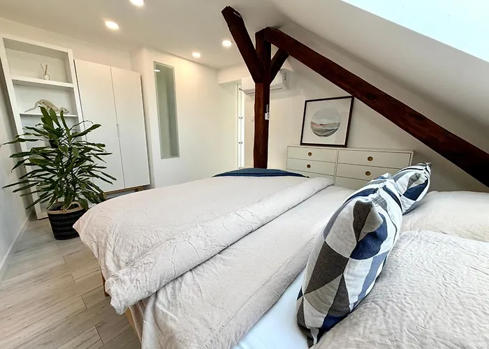 Premium Design Loft - Old Town Apartment